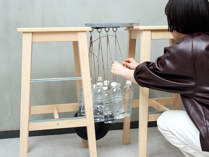 どの素材に対しても高い粘着力を発揮。1日放置後の耐荷重は平均5kg
