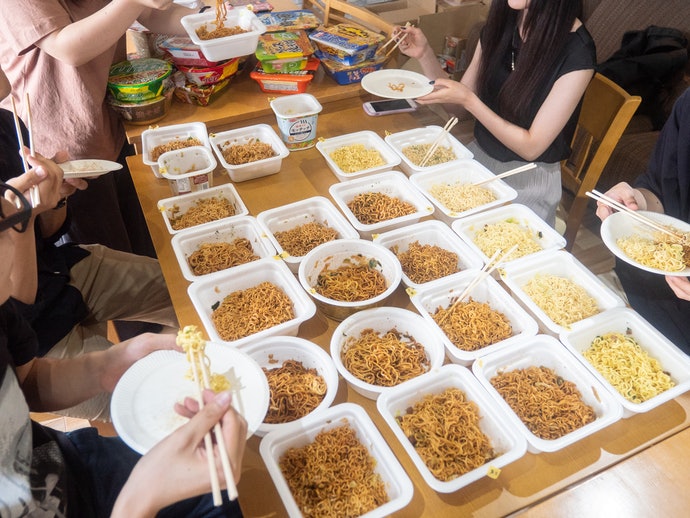 ニュータッチ 仙台牛タン風味塩焼そばを他商品と比較！口コミや評判を実際に使ってレビューしました！ | mybest