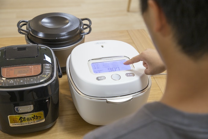 炊き分け設定で好みの食感を選べるが、操作には慣れが必要
