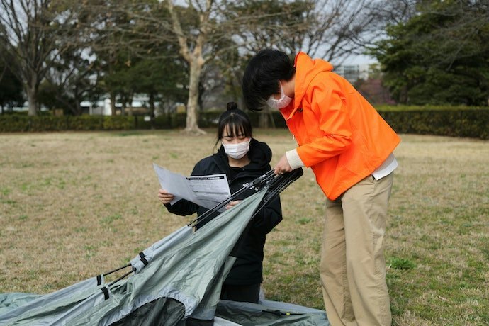 設営・撤収方法は簡単だが、やや力が必要な場面も