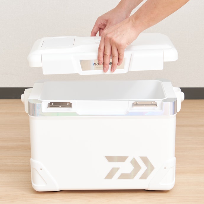 フタを外せて掃除がしやすい。消臭素材でにおいも抑えられる