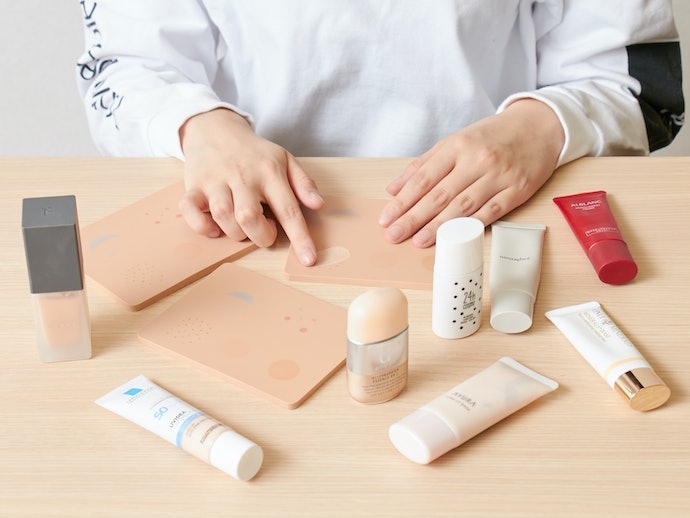 ほどよく色ムラをカバー。厚塗り感なく隠せるのが魅力