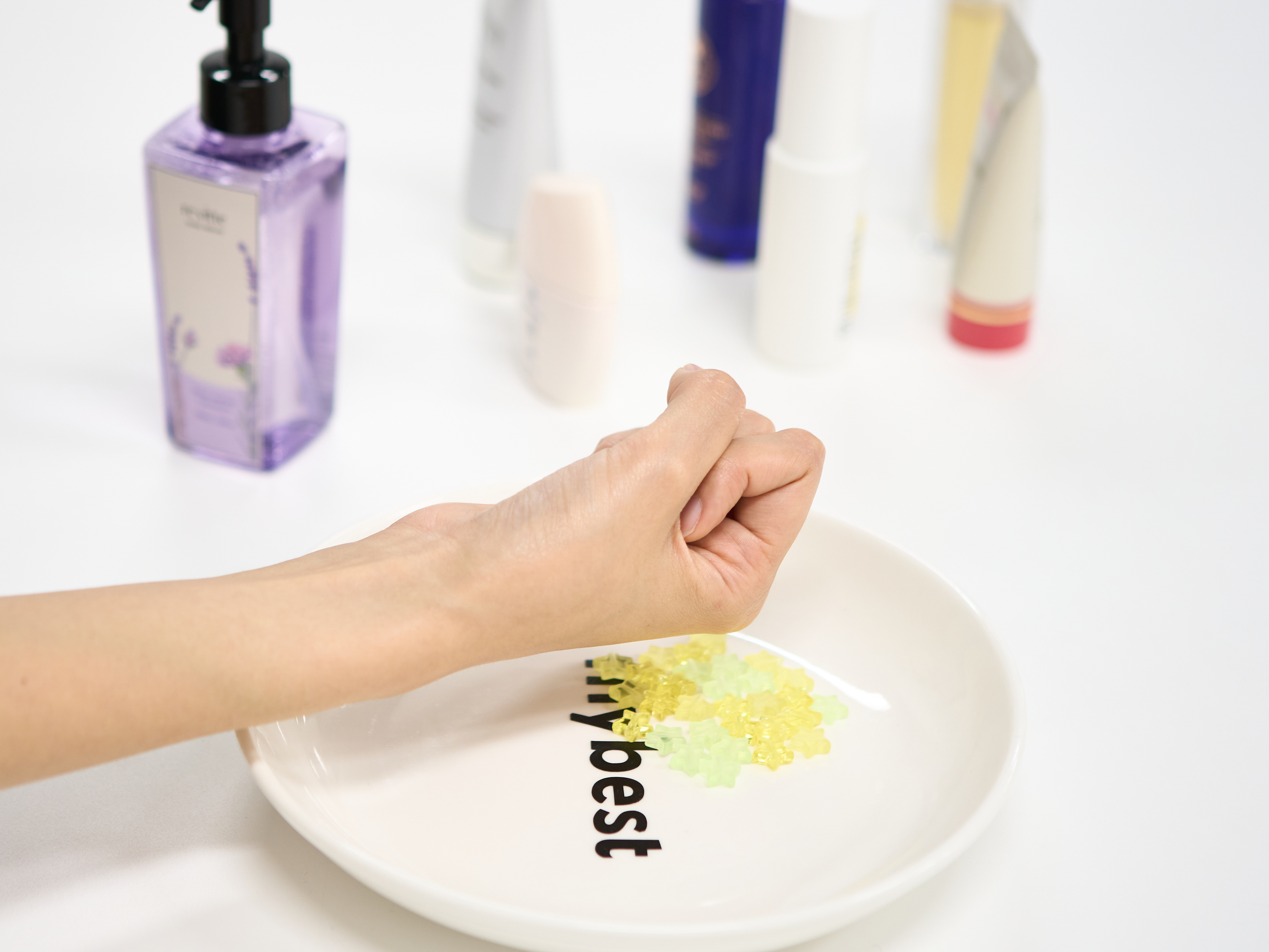 アテニア ブルーミングアップハンドセラム リペア＆ブライトをレビュー