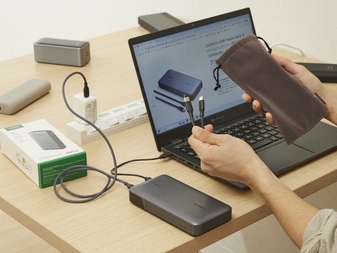 パススルー機能・低電流モードを搭載。電池残量がパーセント表示でわかりやすい