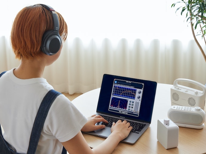 高音域がブーストされている。シニア世代でも台詞が聴き取りやすい