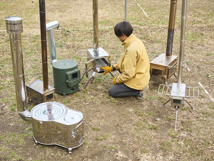 発熱部が非常に大きく暖房性が高い。冬山でもアウターなしで過ごせる
