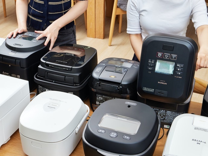 ボタン式で操作しやすい。予約炊飯も簡単に設定できる
