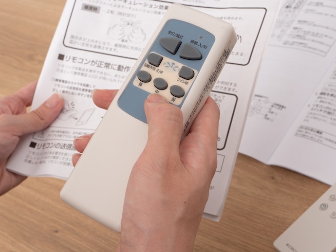 6段階の風量調節と1/fゆらぎ機能を搭載。リモコンで細かく調節できる
