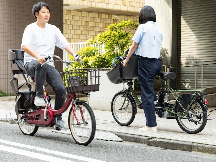 サドルの座り心地は良好。ハンドル操作もしやすい