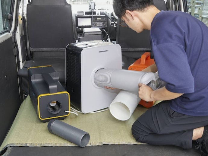 リモコンで手軽に操作可能。取りつけや移動にはやや手間がかかる