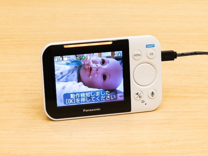 小さな動きは認識しないが、寝返り検知は正確。珍しい顔認識機能も搭載