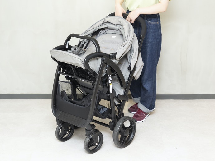 幼い元気な4人のママさん専用　コンビ Combi ツインスピン 双子用ベビーカー 8e5644785289835a8c22efe532d3c9