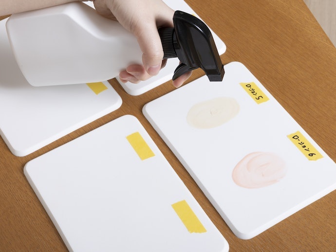 摩擦には弱いが、水分には強い。汗を拭くときは押さえる程度に