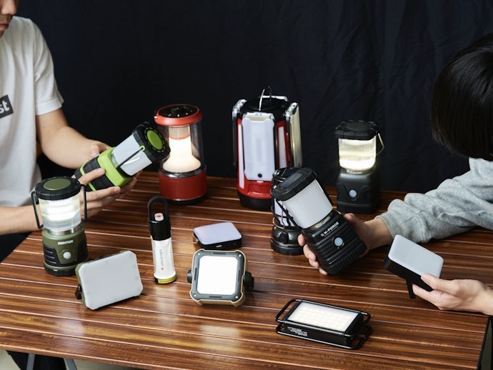 防塵・防水機能を備える。モバイルバッテリーとしても使用可能