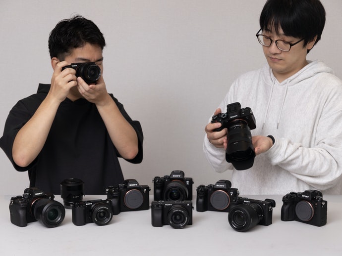 モニター全員がコンパクトさ・軽さを評価。やや浅めのグリップは安定性に欠けるという声も