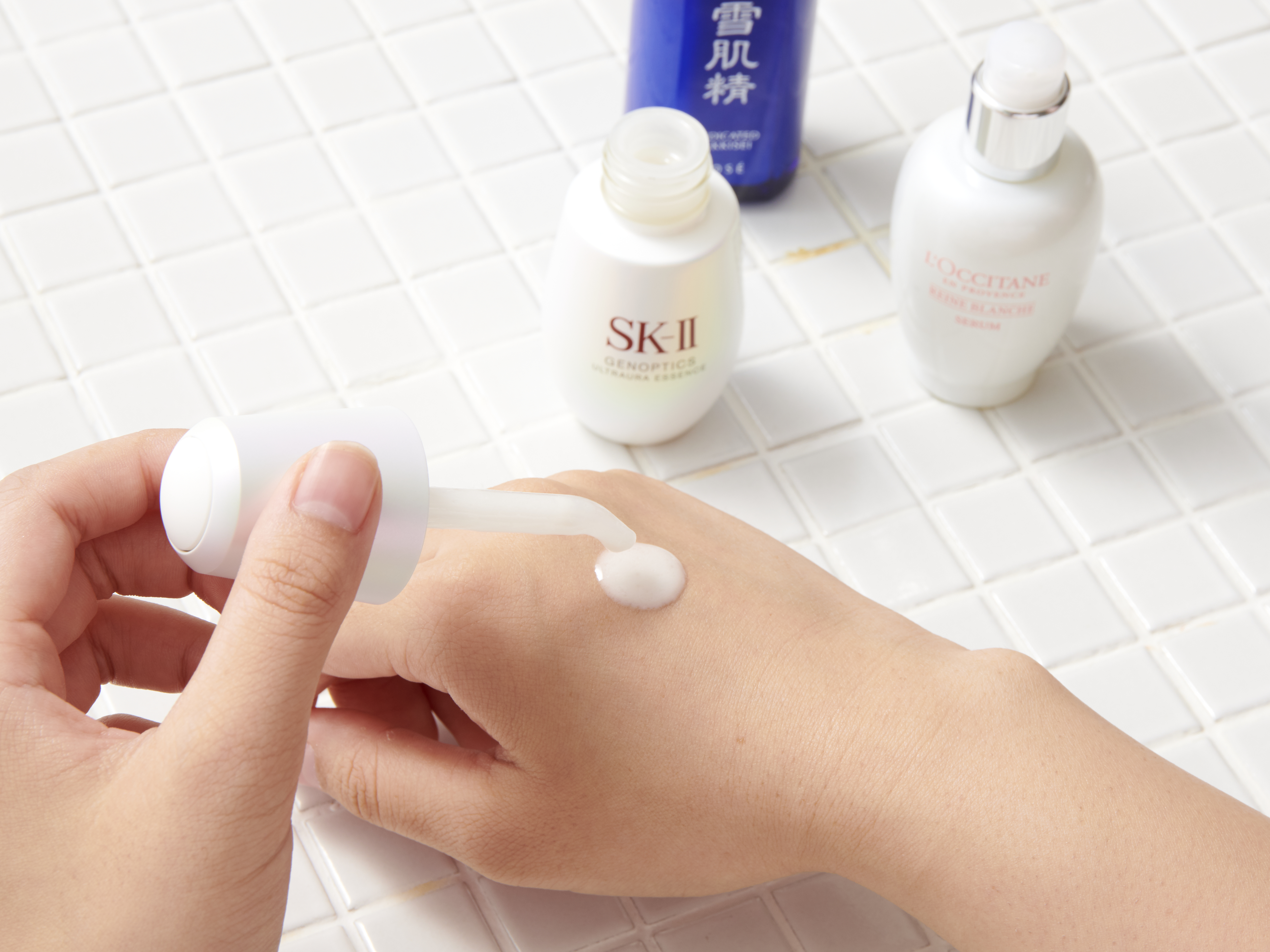 【新品未使用】ホワイトルーセント イルミネーティング マイクロＳセラム SHISEIDO ホワイトルーセント イルミネーティング マイクロS