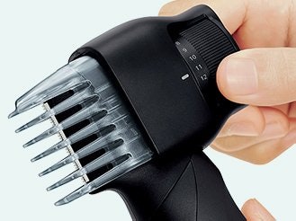 アタッチメントが充実。10段階の長さ調節機能が全身ケアに便利