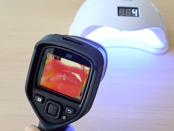硬化熱は27.7℃とやや高め。爪が薄い人は低ヒートモードも使ってみて