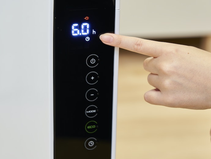 必要な機能はほぼ搭載。本体は大きいが、リモコンつきでリビングでも使いやすい
