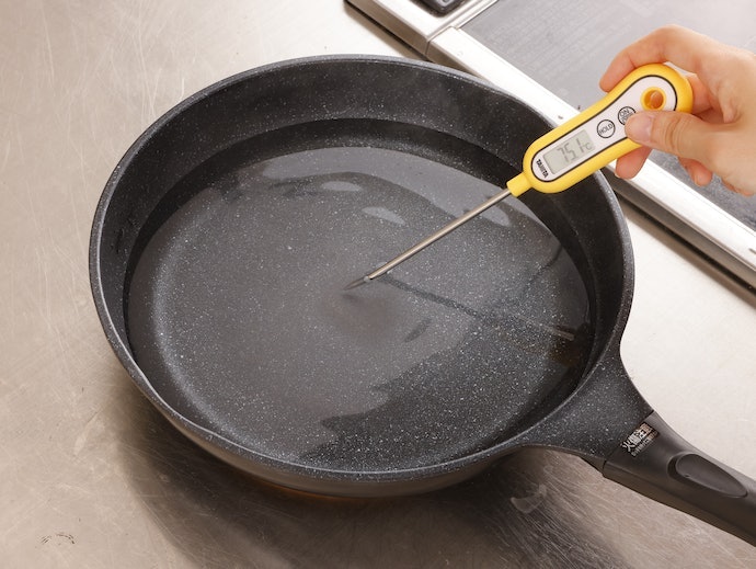 蓄熱性はいまひとつ。じっくり火入れする料理には向いていない