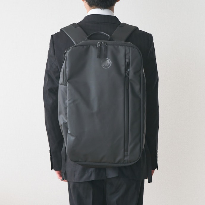 背負いやすく、前にも抱えやすい