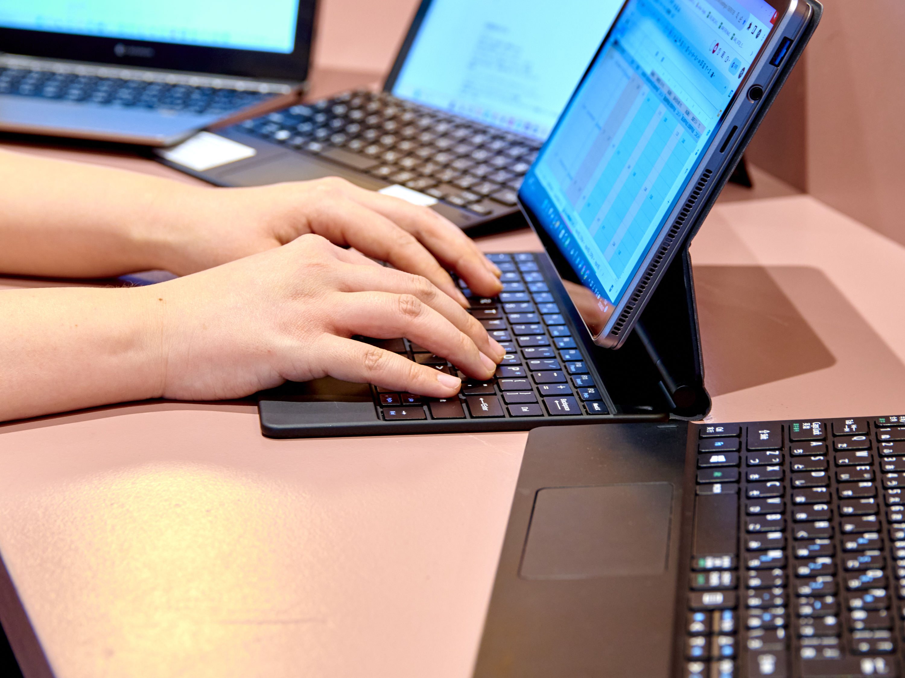 HUAWEI MateBook Eをレビュー！クチコミ・評判をもとに徹底検証 | マイ