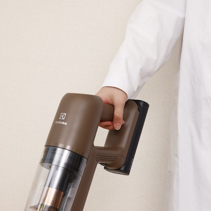 エレクトロラックス UltimateHome 700 軽量コードレス掃除機 エレクトロラックス UltimateHome 700 軽量コードレス掃除機