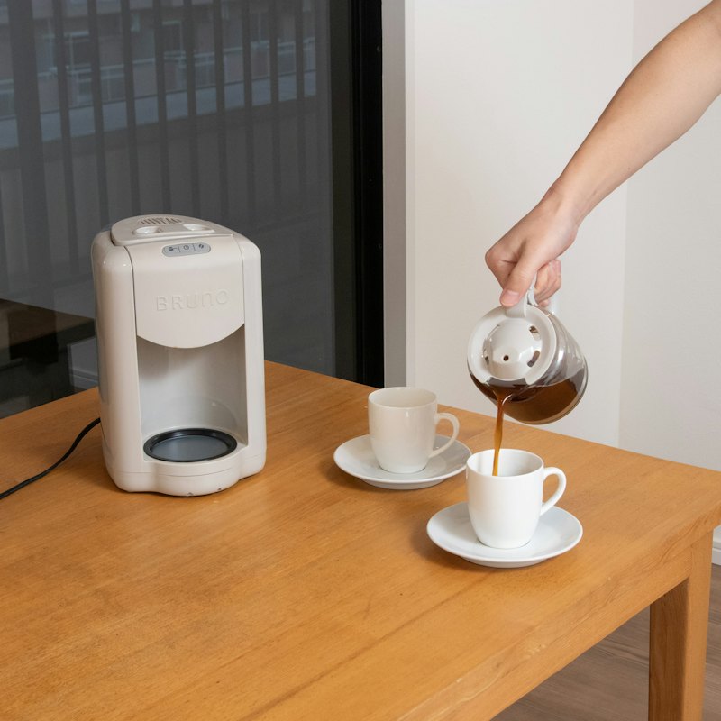 ブルーノ　BRUNO　コンパクトミル付きコーヒーメーカー　ブルーグレー Amazon | BRUNO ブルーノ コンパクト ミル付き コーヒーメーカー 全