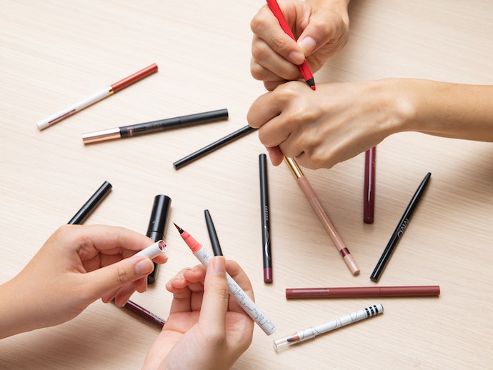 新品 MINSHZEE リキッドアイライナー 赤色 コスメ MINSHZEE 0.1mm極細 アイライナー ワインレッドをレビュー