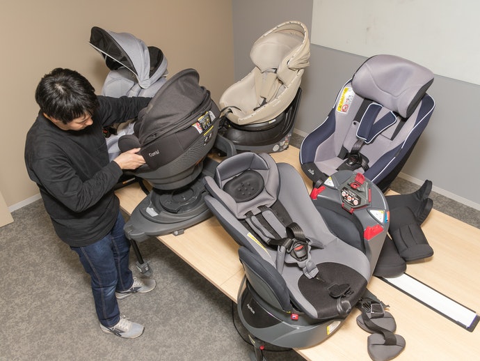 美品 アップリカ クルリラAD ISOFIX 回転式 シートベルト グレー