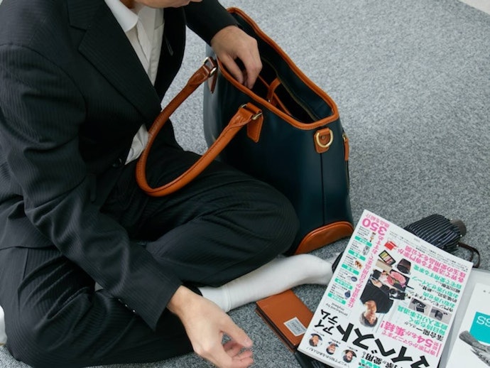 開口部が大きく、荷物の出し入れがしやすい。持ちやすさもまずまず