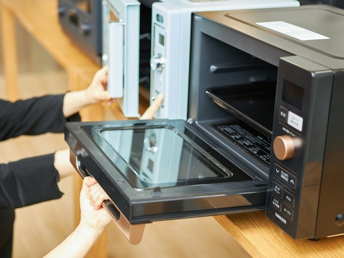 慣れるまでは説明書が必要。扉が重く、閉める際に大きな音が鳴るのもネック