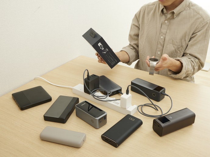 65W入力に対応。約2時間で本体をフル充電できる