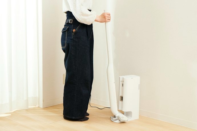 軽量ボディで重さが負担にならない。ゴミに触れない紙パック式