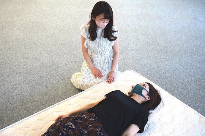 硬めの単層タイプ。正しい寝姿勢をキープしにくい