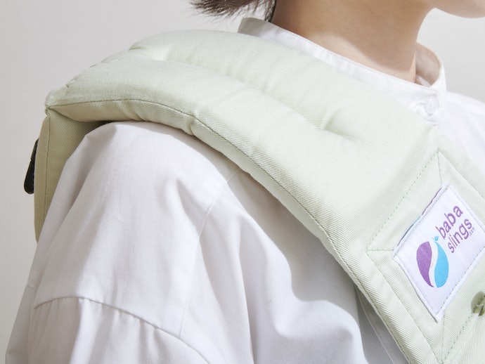 肩部分にクッション性があり、肩への負担は少ない