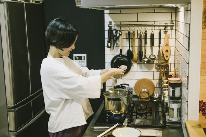 温かい状態でも蕎麦本来の風味は控えめ。つゆの量や濃さの調整を