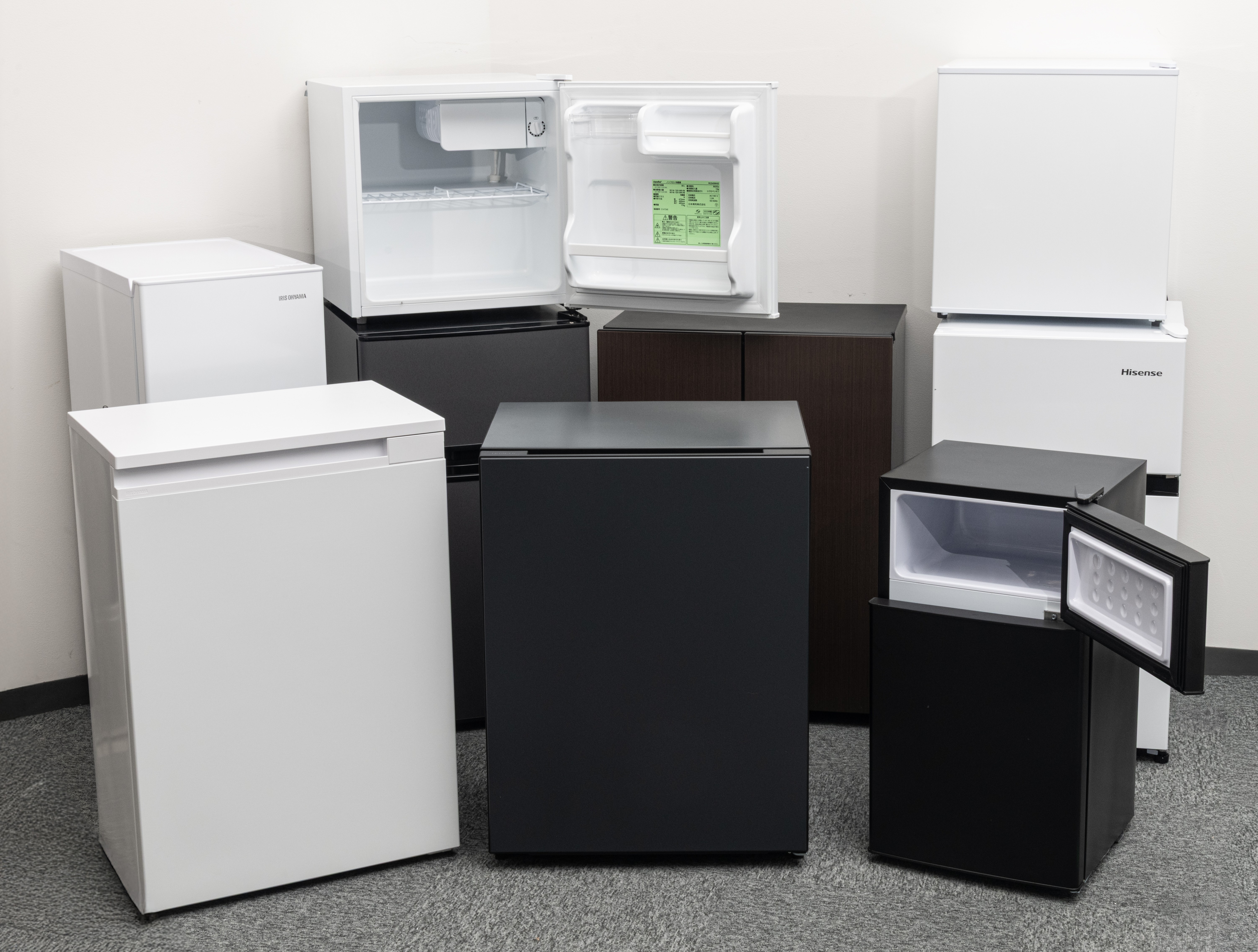 美品　COMFEE'　冷蔵庫　RCT90WH/E　2023年製　90L　ホワイト COMFEE' 冷蔵庫 90L 2ドア 右開き ホワイト RCT90WH/E 耐熱天板