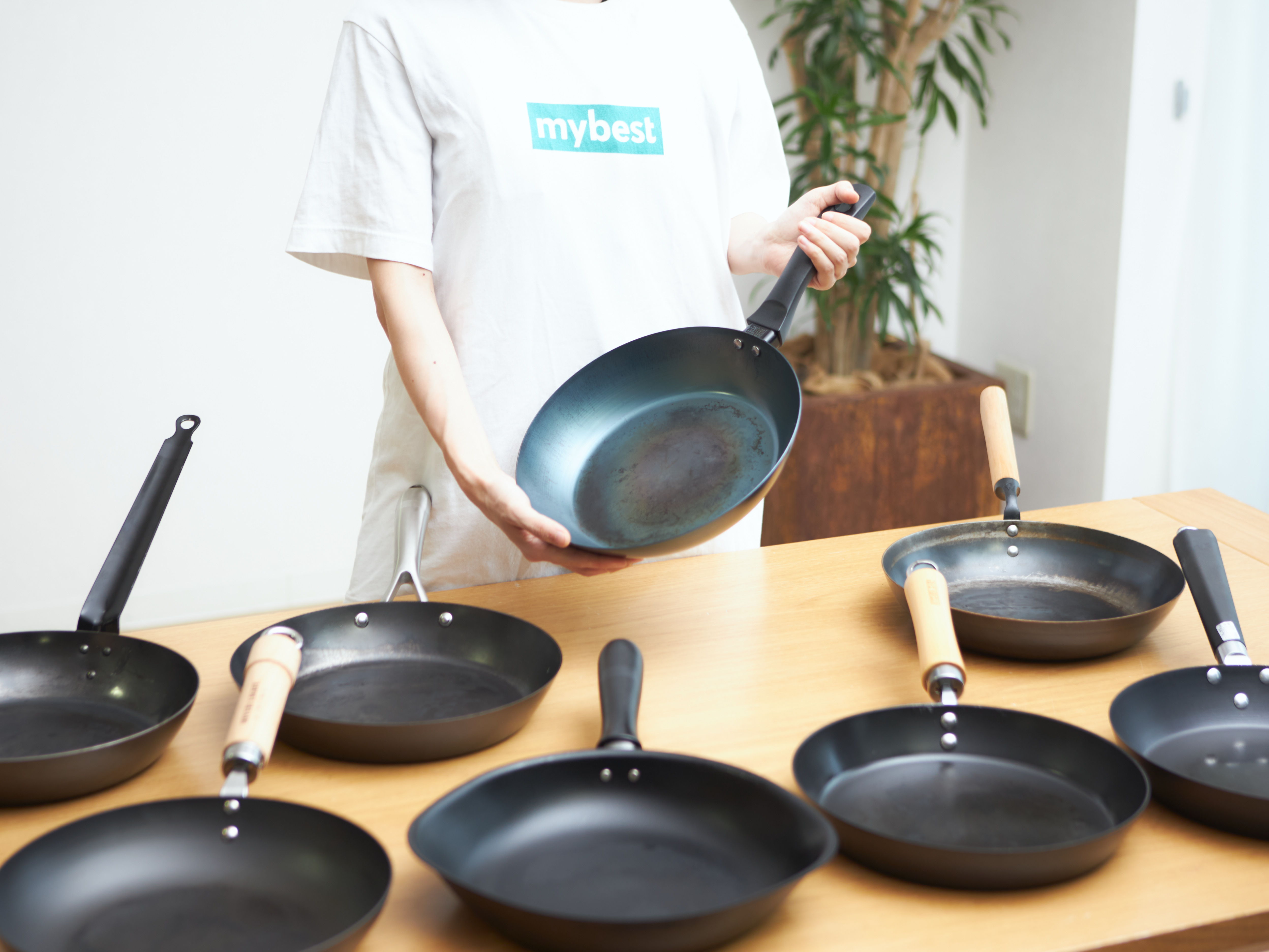 アドバンスドア HANAKO+a 打出窒化加工 フライパン 26cm チタン柄 アドバンスドア HANAKO＋a 打出窒化加工フライパン チタン