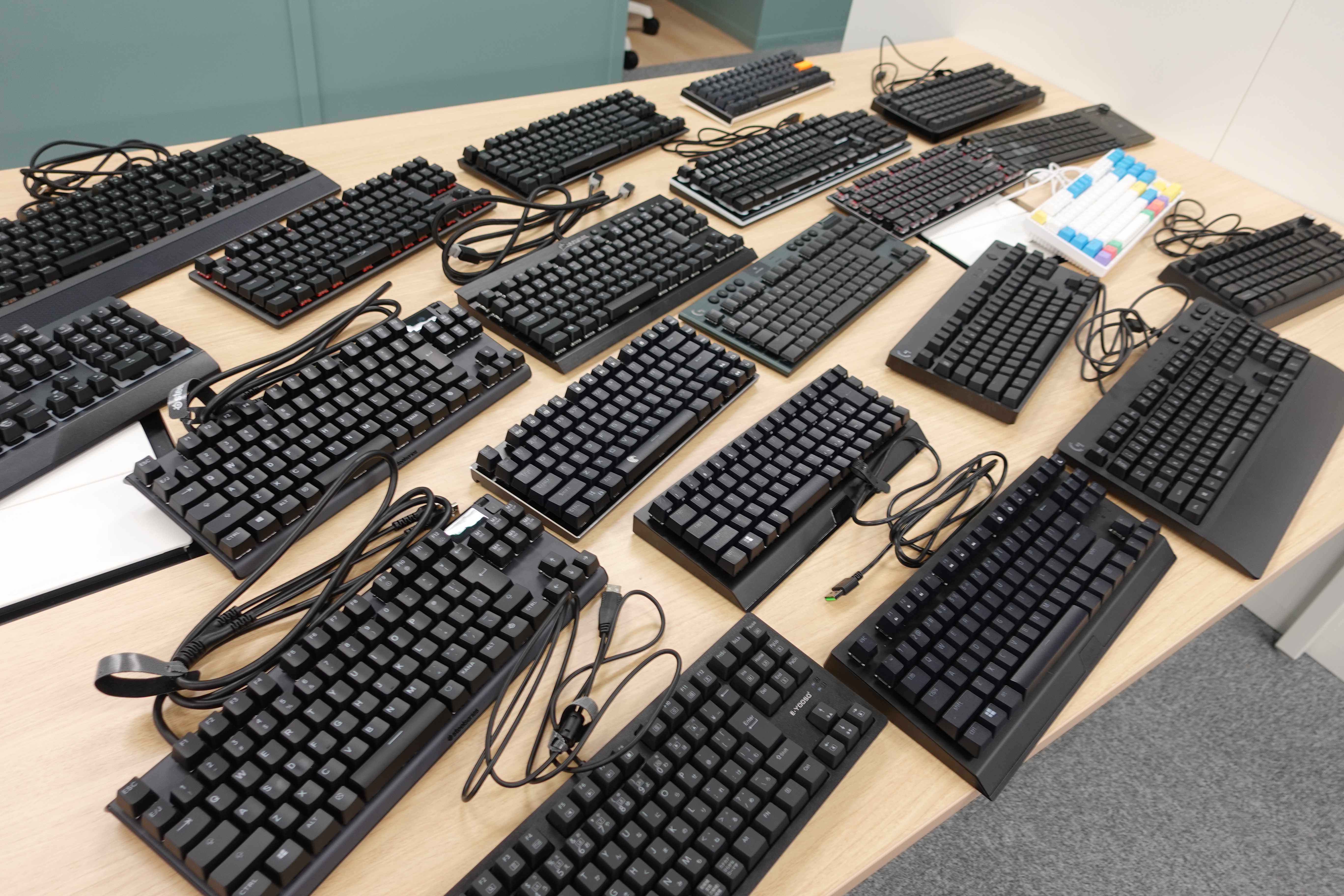 Razer HUNTSMAN TOURNAMENT EDITIONをレビュー！クチコミ・評判をもと