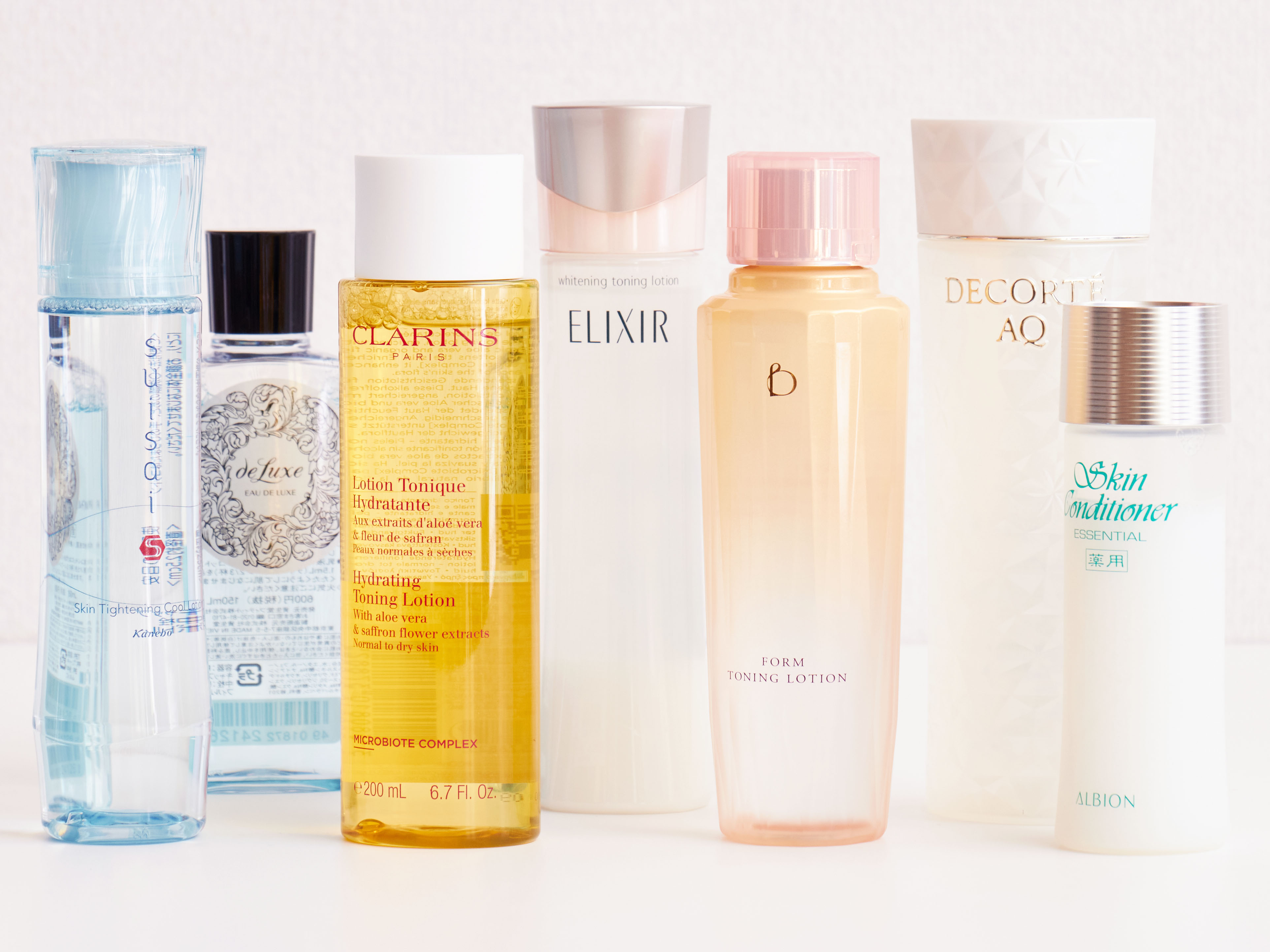 エリクシール ホワイト トーニングローションをレビュー