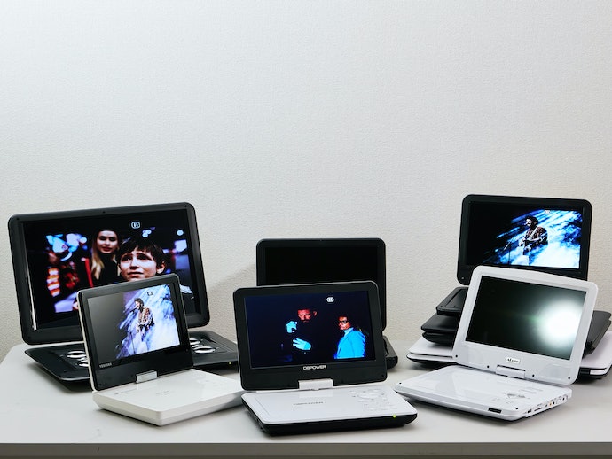 【美品】山善 ポータブルDVDプレーヤー TPD-L156 4136vJnCtQL.jpg