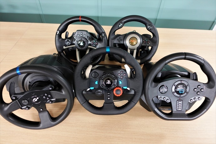 Thrustmaster ステアリングコントローラー T300RS GT Editionを Thrustmaster ステアリングコントローラー T300RS GT Editionを