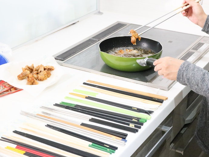 貝印 プラスチックハンドル 菜ばしを他商品と比較！口コミや評判を実際に使ってレビューしました！ | mybest