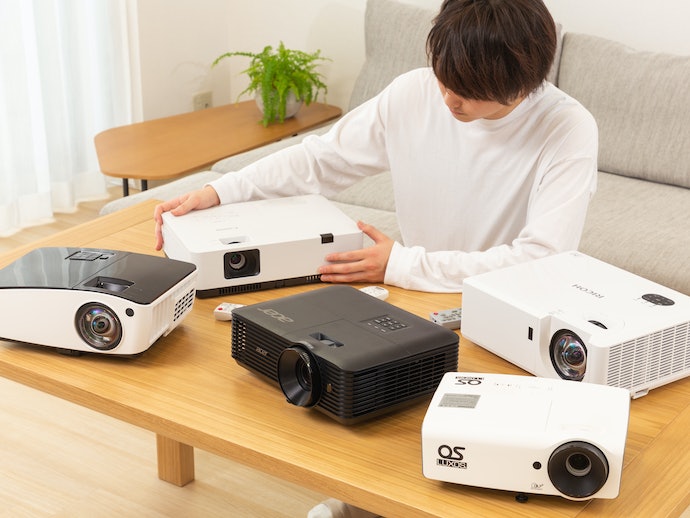 美品　RICOH PJ WXL4760 プロジェクター　会議室　店舗　リコー RICOH PJ WXL4760 プロジェクター 会議室 店舗 短焦点 RICOH PJ