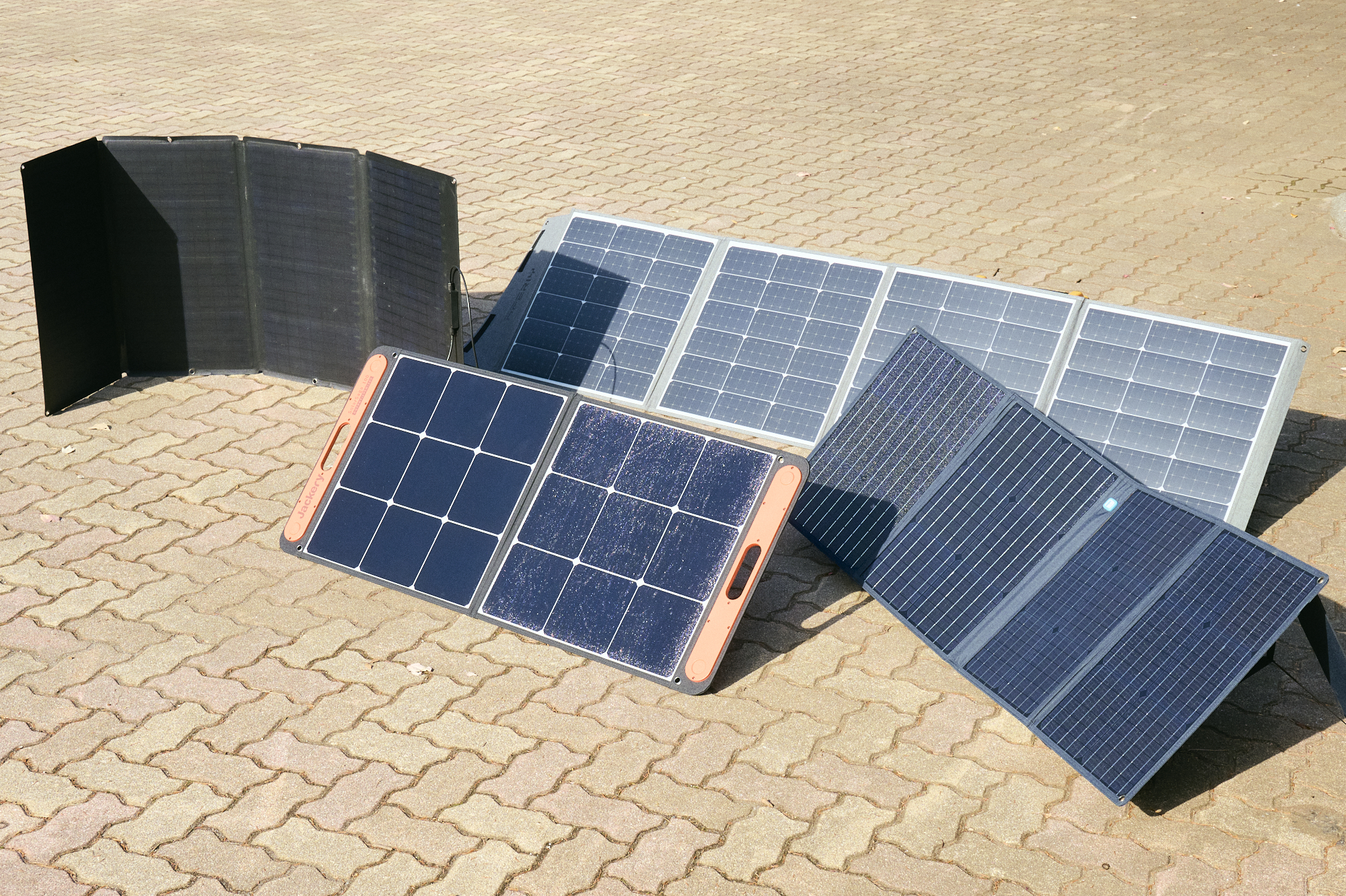 Jackery solarsaga 200を検証レビュー！ポータブル電源用ソーラー