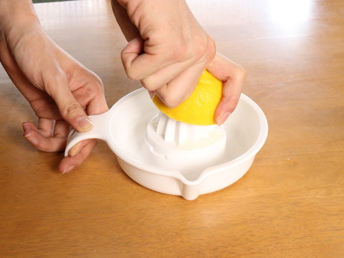 キャンドゥ グレープフルーツ レモンしぼり器を他商品と比較 口コミや評判を実際に使ってレビューしました Mybest