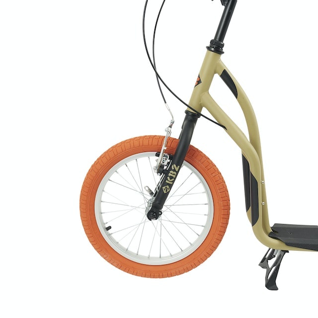 段差もスムーズに走れた。自転車感覚で走行できる