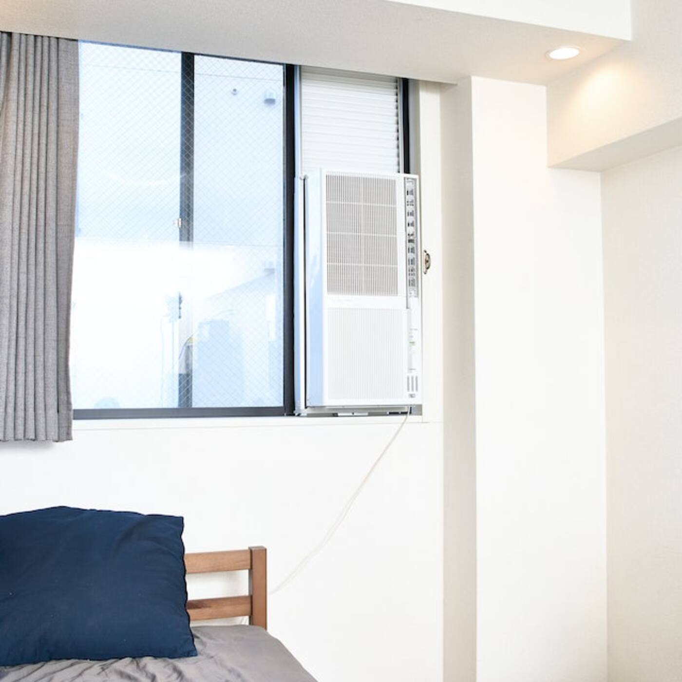 コロナ リララウインドエアコン 冷暖房兼用タイプ CWH-A1822をレビュー