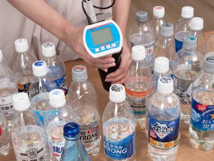 炭酸濃度は4.44GVと強め。パチパチと泡がはじけてのどごしがよい